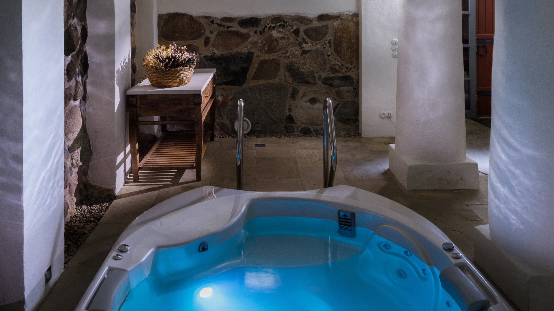 A Romantic Weekend at the Manor: Flavors and Spa