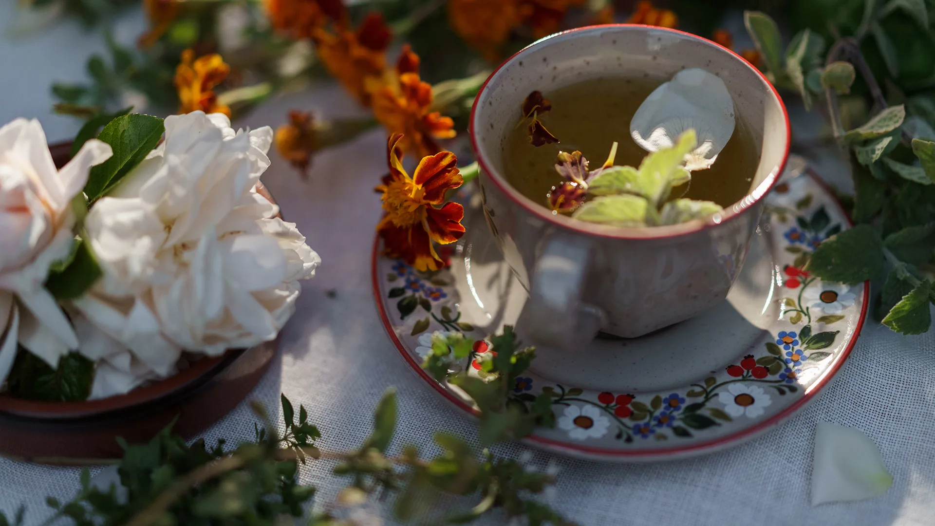 07.19 | SUNDAY OFFER: Wool felting workshop + tea tasting